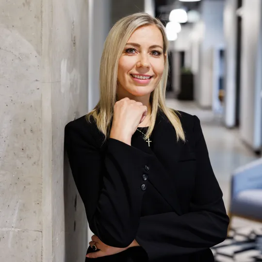 Ada Bezhenar, Agent in  - Compass