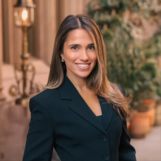 Marietta Niamonitakis, Agent in  - Compass