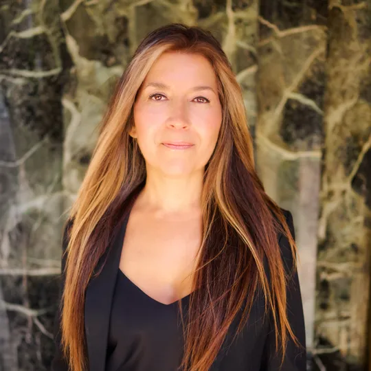 Suzanna Martinez, Agent in  - Compass