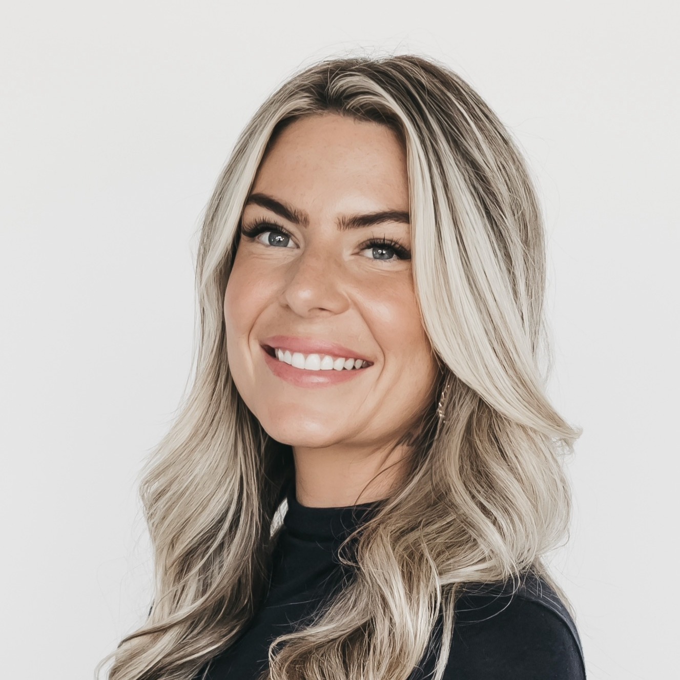 Headshot of Amanda Lewis