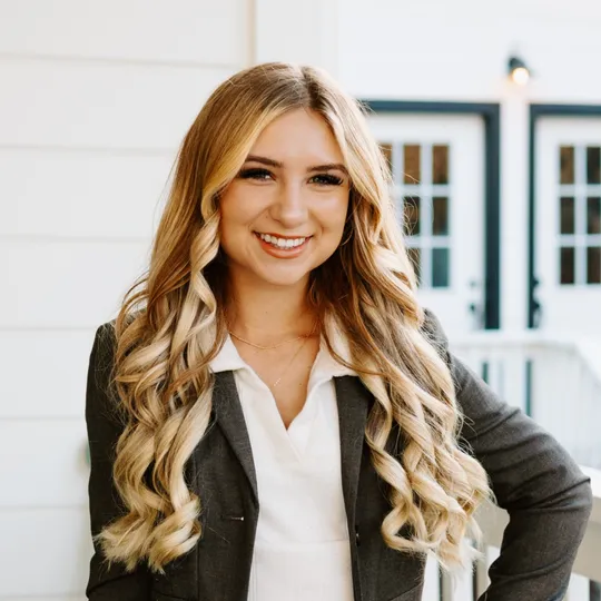 Emily Elisabeth, Agent in  - Compass