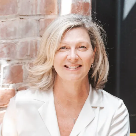 Dawn Davis, Agent in  - Compass