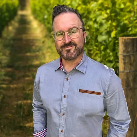 Tommy Dolcini, Agent in  - Compass