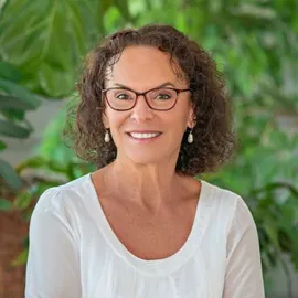 Ruth Bates, Agent in  - Compass