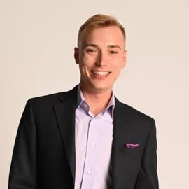 Alex Guckenberger, Agent in  - Compass