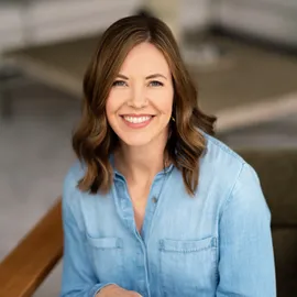 Melissa Bates, Agent in  - Compass
