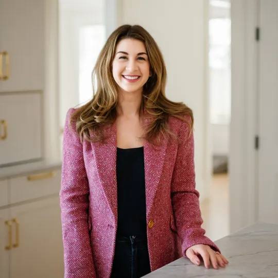 Emily Gloss, Agent in  - Compass