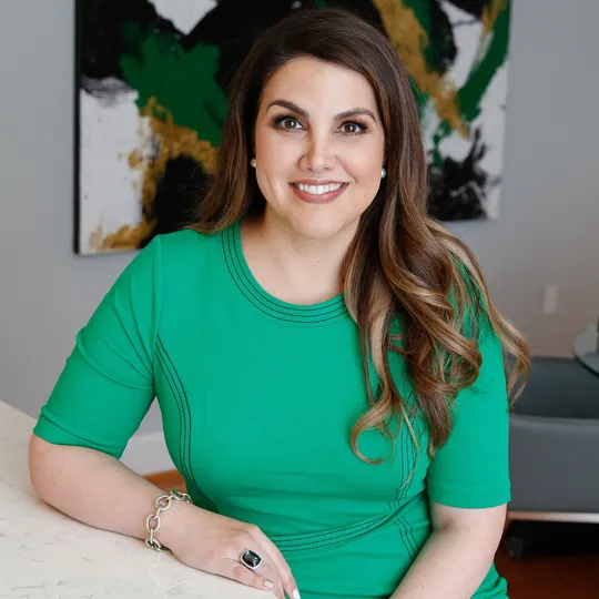 Maryam Redjaee, Agent in  - Compass