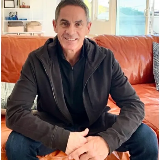 Robert Maschio, Agent in  - Compass