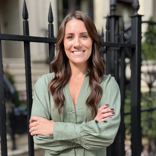 Leslie Ludwig, Agent in  - Compass