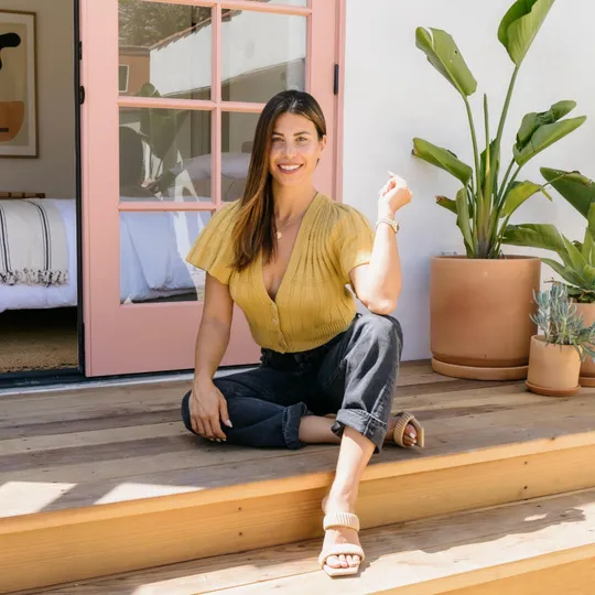 Gia Casty, Agent in  - Compass