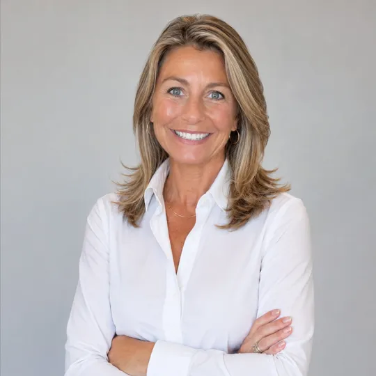 Brooke Gelhaus, Agent in  - Compass