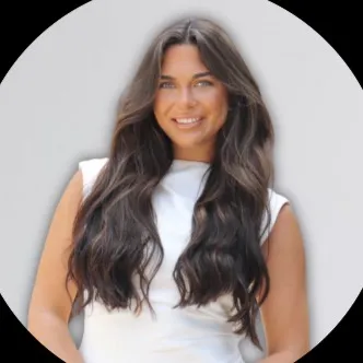 Olivia Prevost, Agent in  - Compass