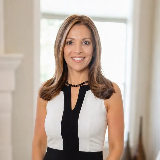 Laure Klapac, Agent in  - Compass