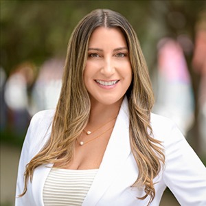 Headshot of Gilma Carreras PA