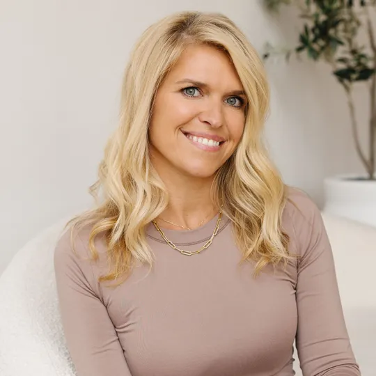 Jill Scott, Agent in  - Compass