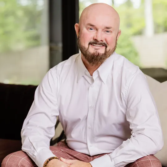 Bradlee Davis, Agent in  - Compass