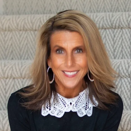 Stacy Cohen, Agent in  - Compass