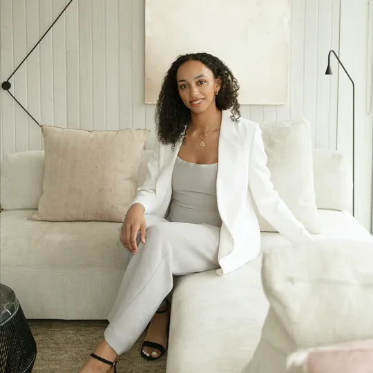 Savanna Taylor, Agent in  - Compass