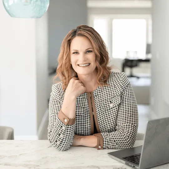 Lindsey Whitney, Agent in  - Compass