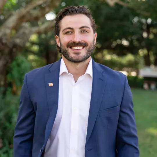 Vincent Papale, Agent in  - Compass