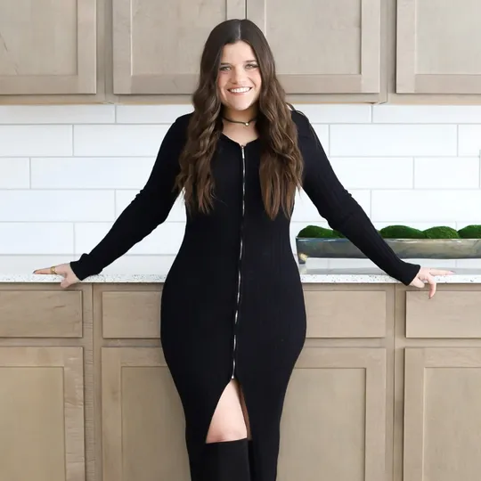 Lauren Sexton, Agent in  - Compass