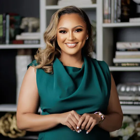 Nina Edmonds, Agent in  - Compass
