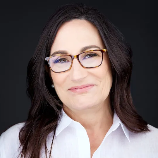 Thais Chanove, Agent in  - Compass