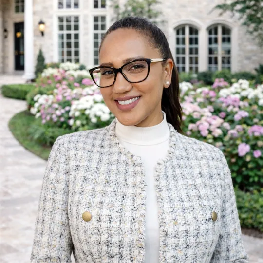 Helyn Quezada, Agent in  - Compass