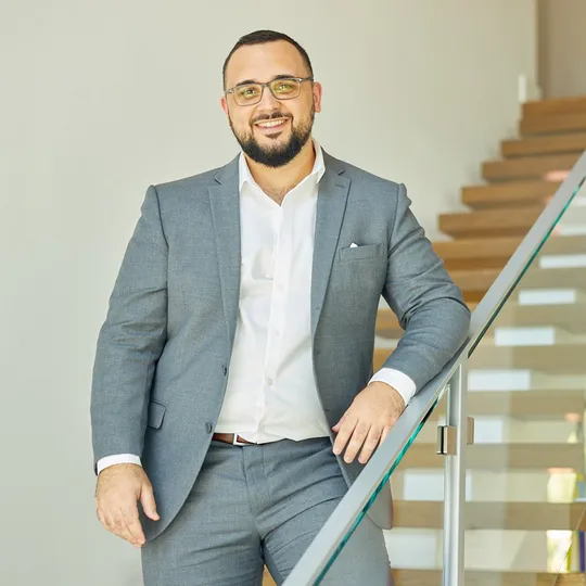 Demitri De Varona, Agent in  - Compass