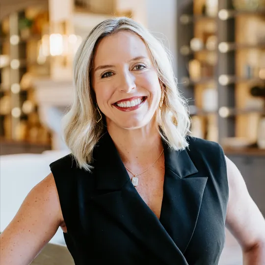 Melanie Harkey, Agent in  - Compass