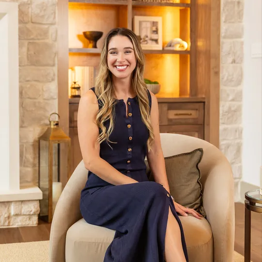 Samara Berringer, Agent in  - Compass