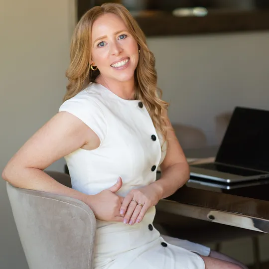 Amy Mayerson, Agent in  - Compass