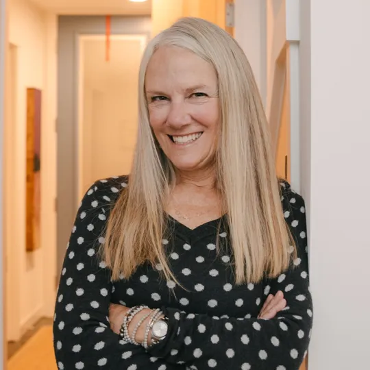 Cindy Saver, Agent in  - Compass