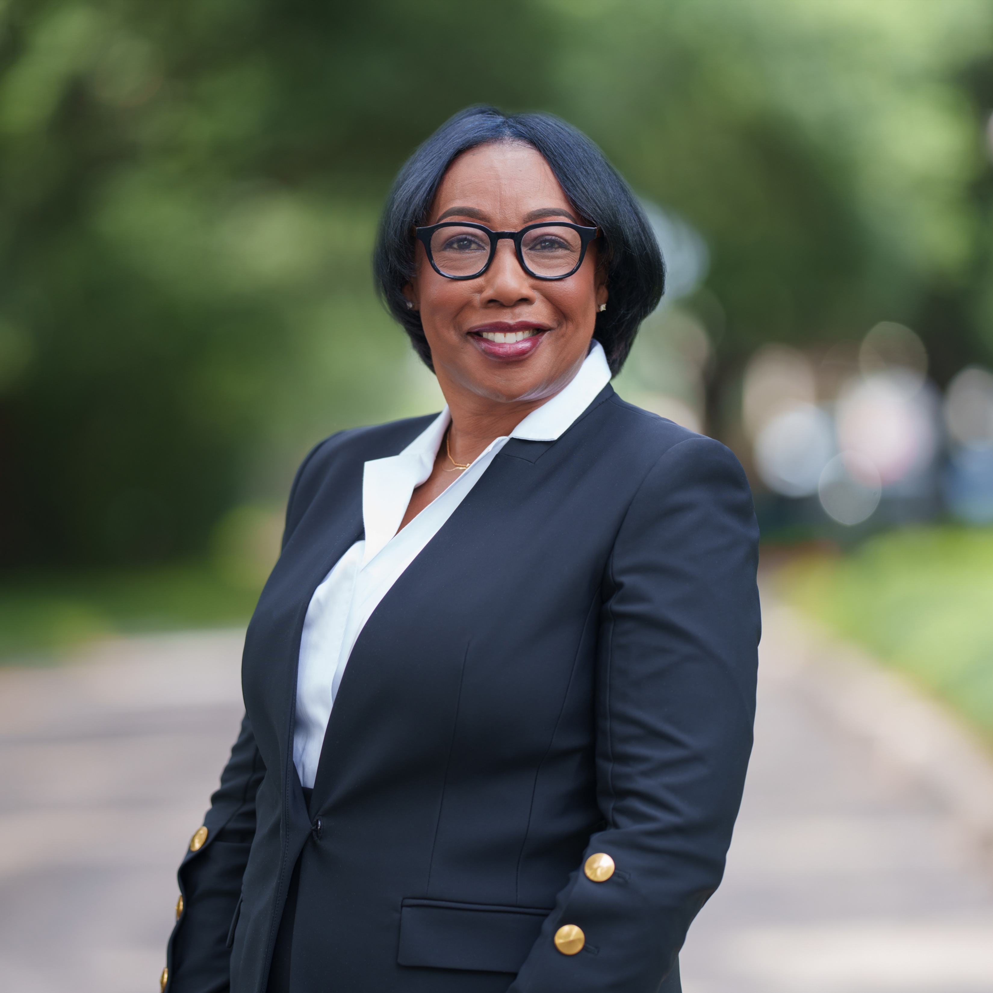 Headshot of Sharon Cross