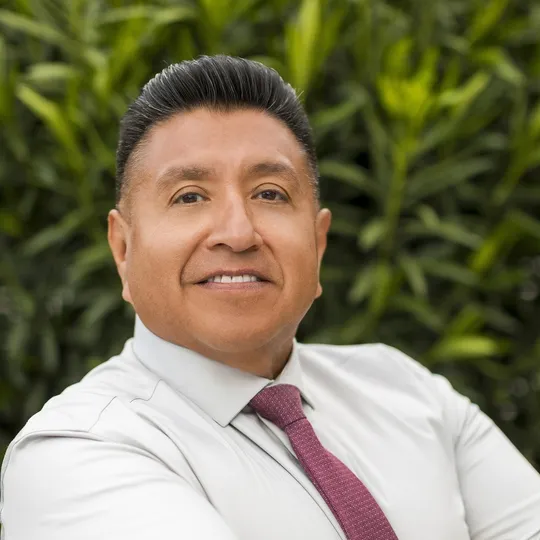 Aurelio Perez, Agent in  - Compass