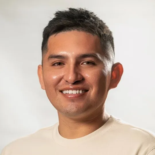 Dylon Poncho, Agent in  - Compass