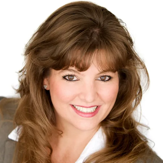 Leigh Gauger, Agent in  - Compass