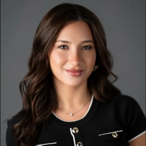 Jessie Stier, Agent in  - Compass