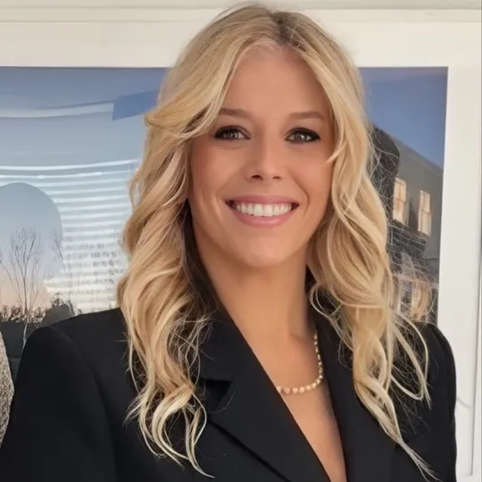 Paula Otto, Agent in  - Compass