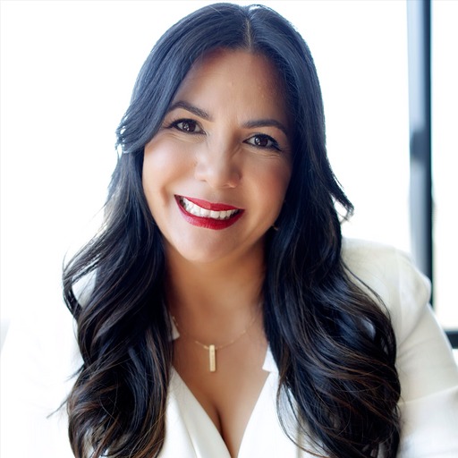 Headshot of Stacey Santos