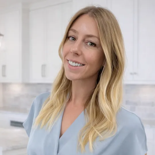 Hanna Kokuashvili, Agent in  - Compass