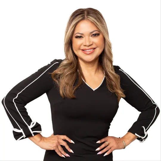 Anita Marez, Agent in  - Compass