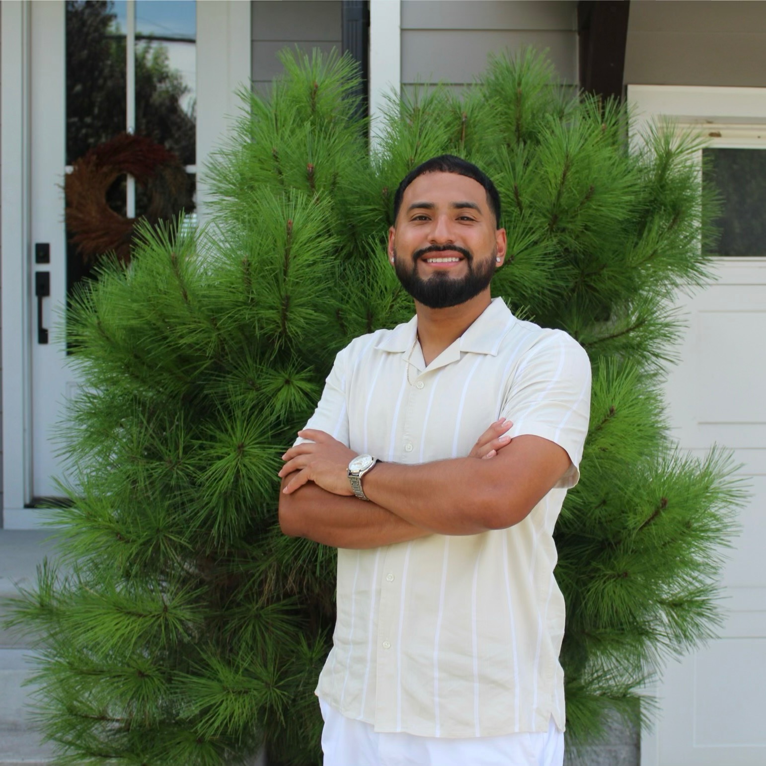 Headshot of Moises Duenez