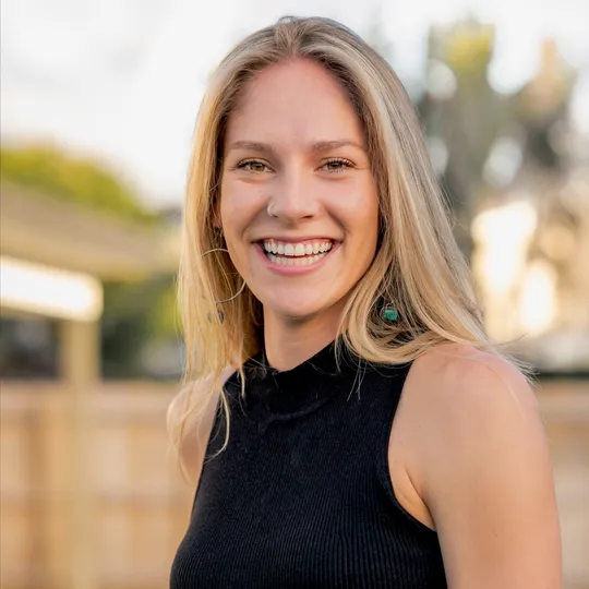 Alexa Downie, Agent in  - Compass