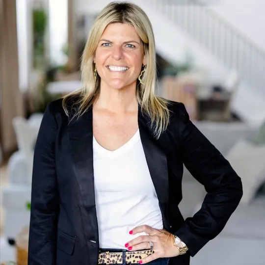 Katie Hopper, Agent in  - Compass