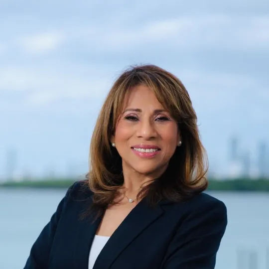Martha Dominguez, Agent in  - Compass