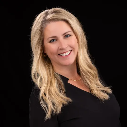 Andrea Salas, Agent in  - Compass