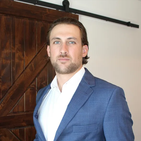 Alex Zeiss, Agent in  - Compass