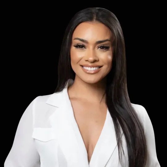 Camille Kennard, Agent in  - Compass